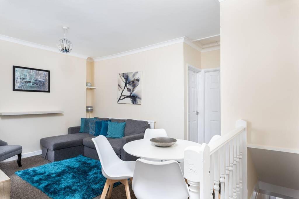 Sleeps 5, Smart Tv'S In Bedrooms Swansea Exterior foto